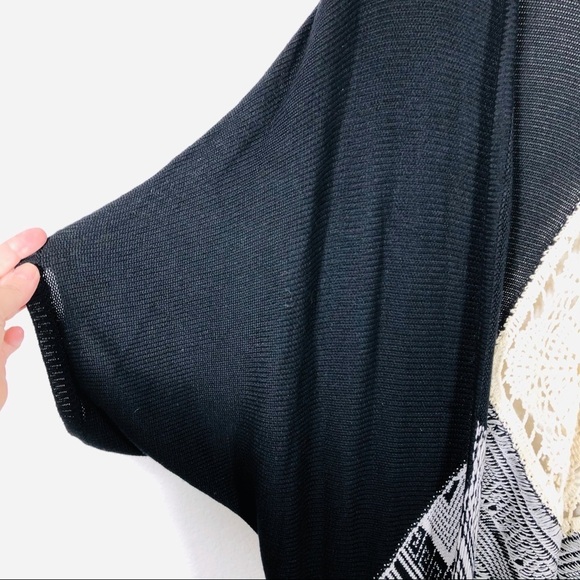 Umgee 🔥SALE🔥black crochet and fringe geometric open front cardigan M/L - Picture 3 of 7